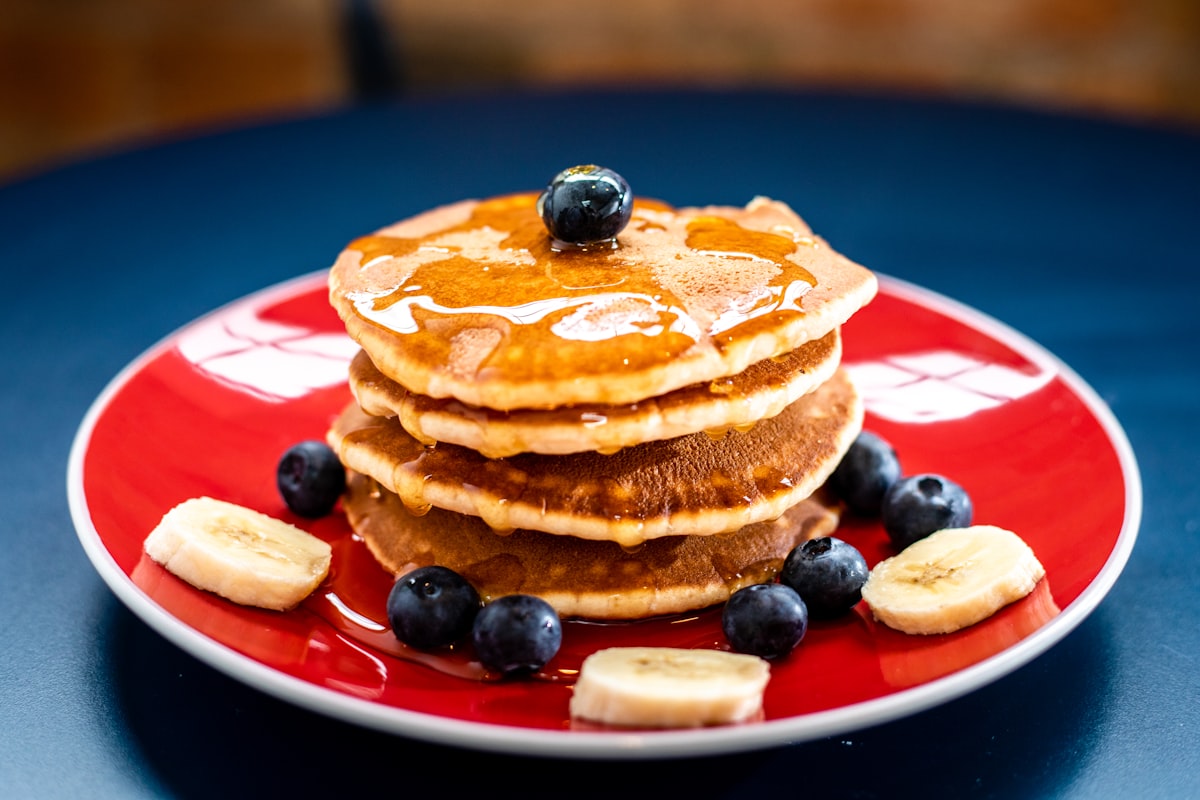 Banana Oat Pancakes (Fluffy, 4 Ingredients)